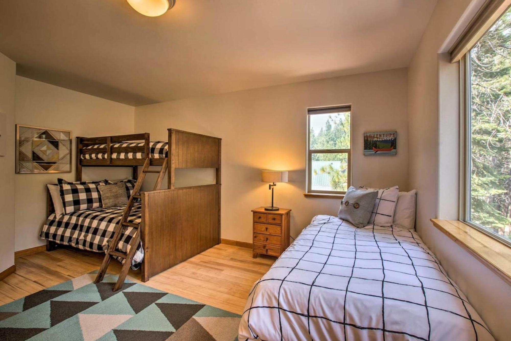 Moosetrack By Avantstay Cozy Cabin In The Of Tahoe Donner W Hot Tub ทรักกี ภายนอก รูปภาพ