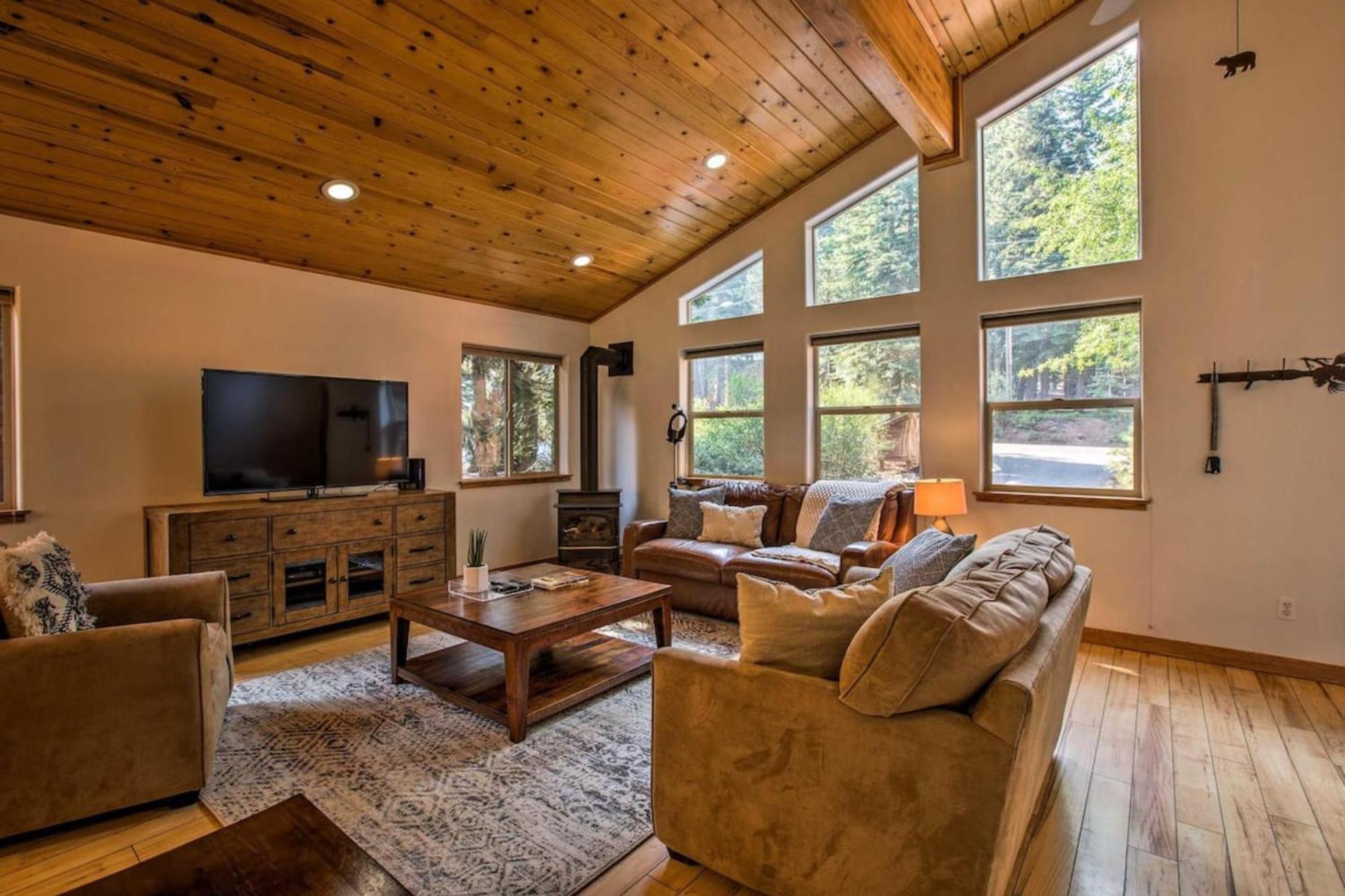 Moosetrack By Avantstay Cozy Cabin In The Of Tahoe Donner W Hot Tub ทรักกี ภายนอก รูปภาพ